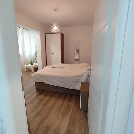 Apartment Spacious Modern 1 Bedroom Tirana