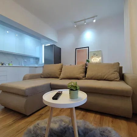Spacious Modern 1 Bedroom * Tirana