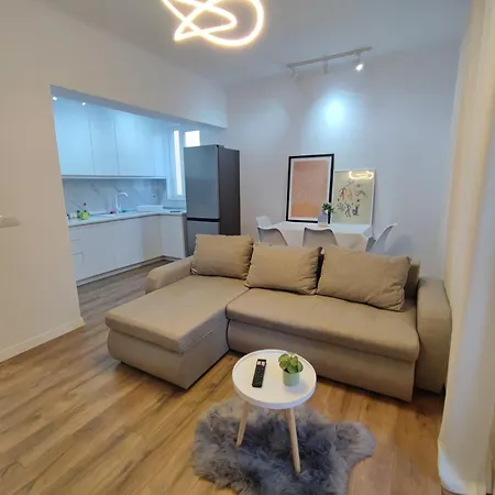 Apartment Spacious Modern 1 Bedroom *