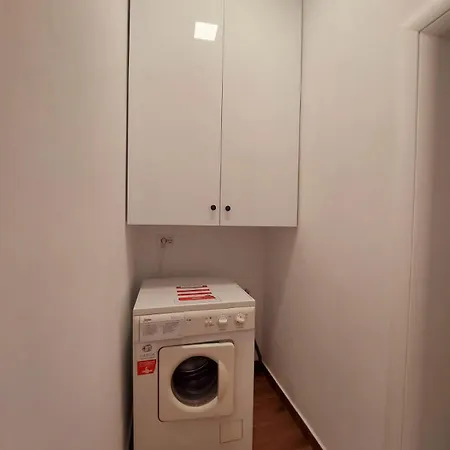 Spacious Modern 1 Bedroom