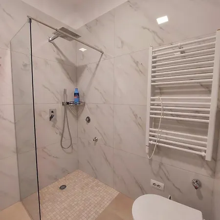 Apartment Spacious Modern 1 Bedroom Tirana